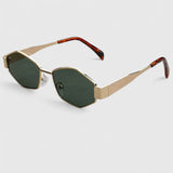"Makynna | Πολυτελή Γυαλιά Ηλίου" can be rewritten as "Makynna | Luxe Sunglasses".