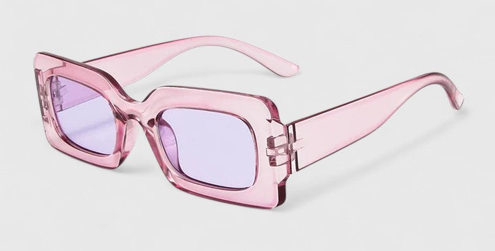 Elyanna | Πολυτελή Γυαλιά Ηλίου" can be rewritten as "Elyanna | Luxe Sunglasses