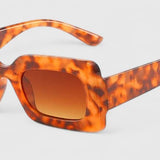 Elyanna | Πολυτελή Γυαλιά Ηλίου" can be rewritten as "Elyanna | Luxe Sunglasses